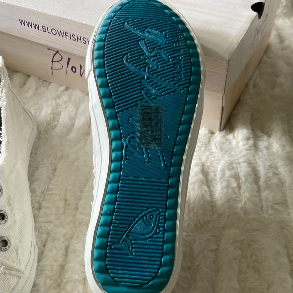 Blowfish White Casual Sneakers Canvas Low-Top - Picture 7 of 8